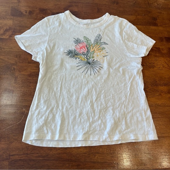 dip Tops - Dip women’s organic cotton t shirt size medium lotus cactus floral cream